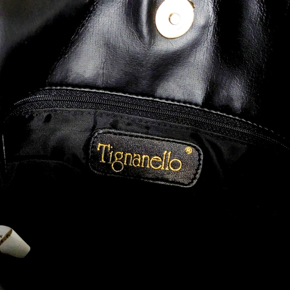 Tignanello Soft Black Leather Fold Over Shldr Bag - Picture 6 of 7